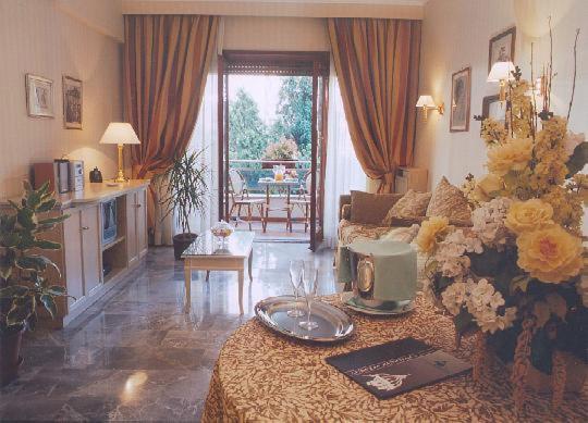Large Family E8 * Roma